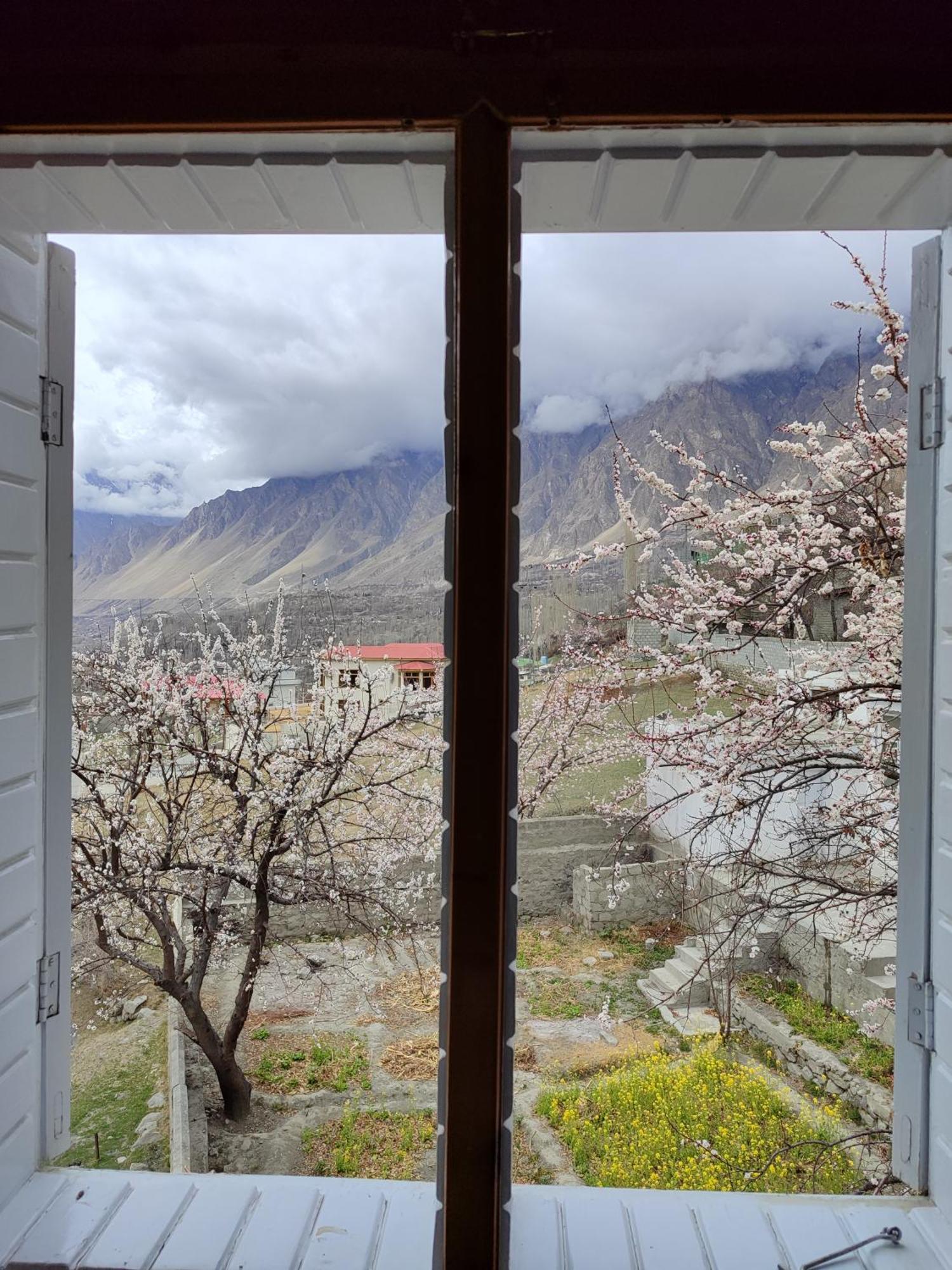 Hunza Lounge Hotel Karimabad  Kültér fotó