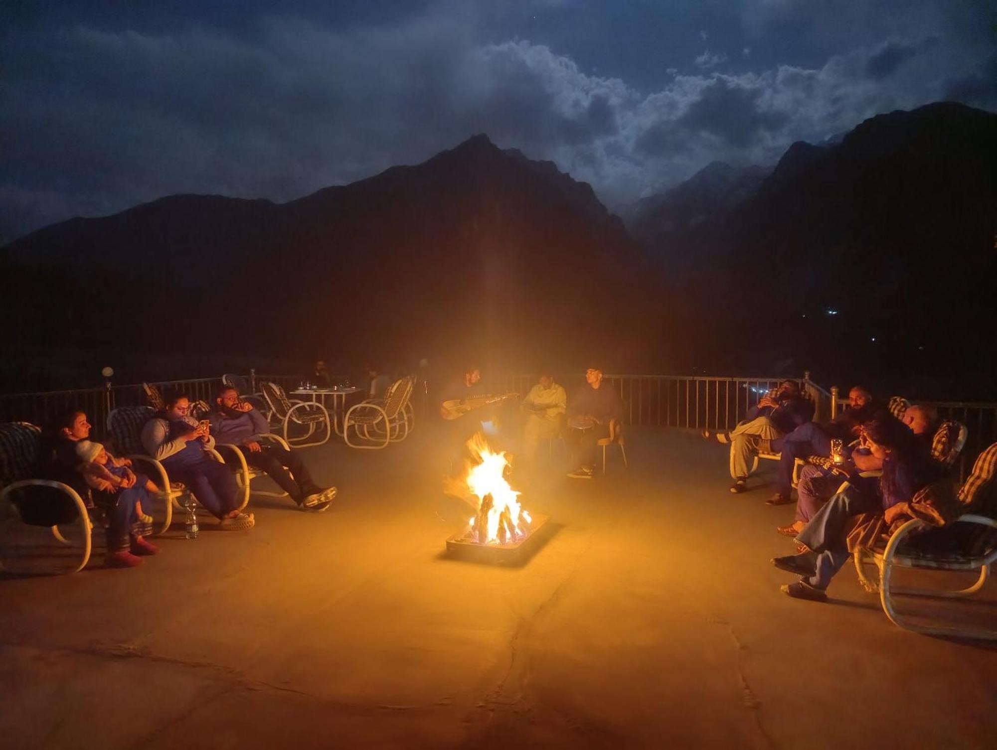 Hunza Lounge Hotel Karimabad  Kültér fotó